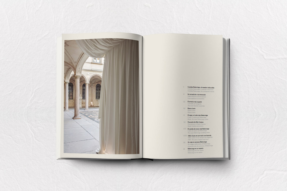 Open book mockup psd