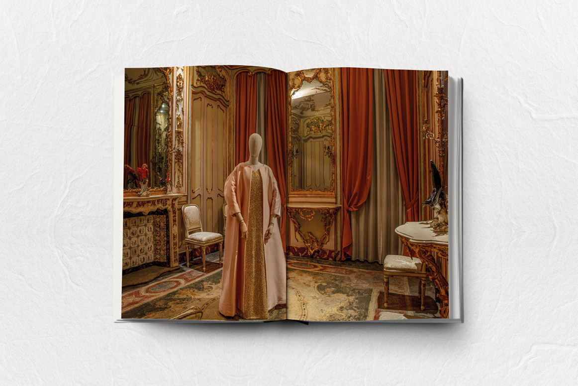 Open book mockup psd