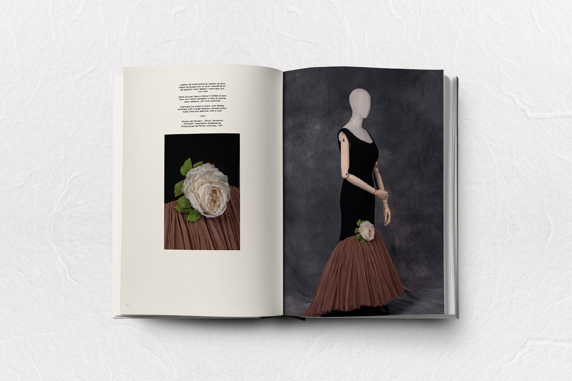 Open book mockup psd